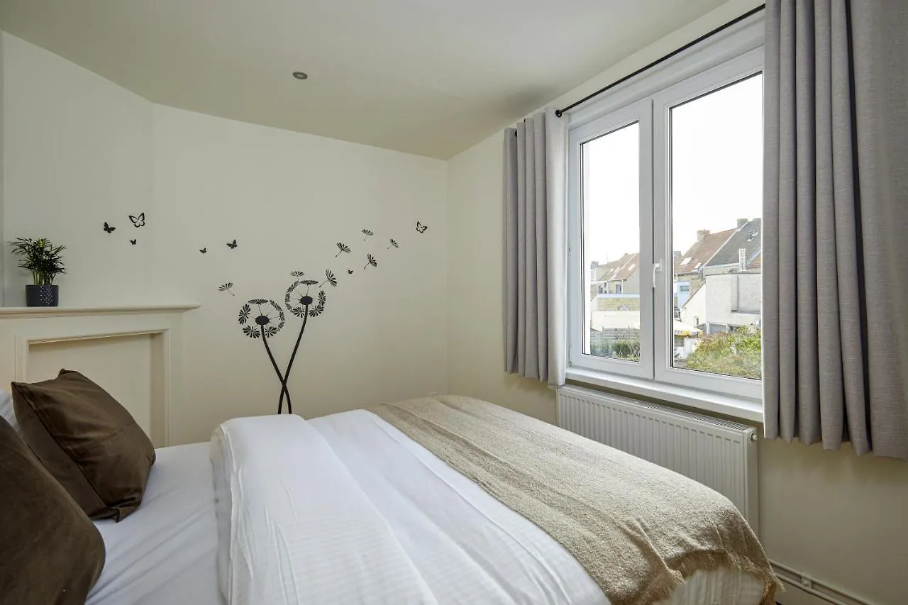 Villa Trendy, Authentieke Woning Met Groot Terras En Tuin à Bruges 0*,  Belgique