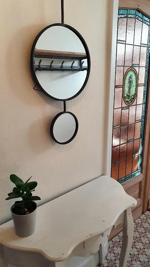 Hébergement de vacances Villa Trendy, Authentieke Woning Met Groot Terras En Tuin à Bruges