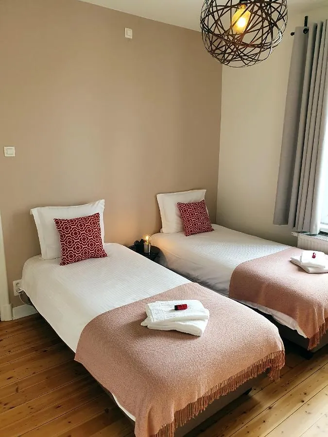 Holiday home Trendy, Authentieke Woning Met Groot Terras En Tuin Villa Bruges