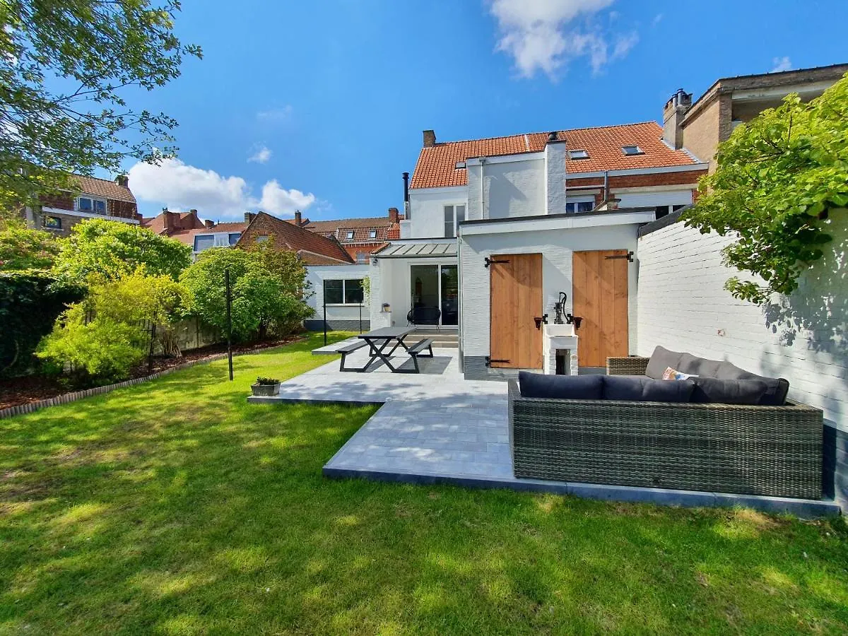 Holiday home Trendy, Authentieke Woning Met Groot Terras En Tuin Villa Bruges